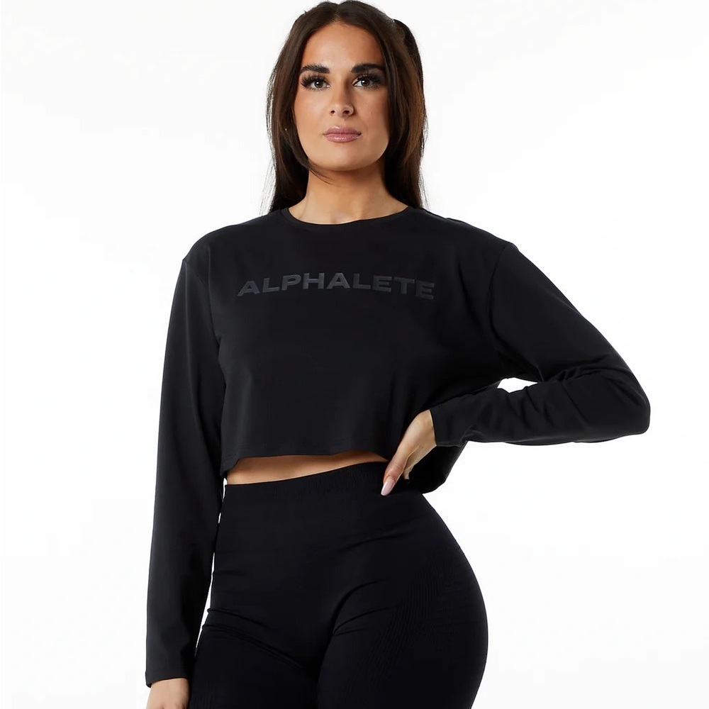 Alphalete Women’s core LS crop tee - Blackout